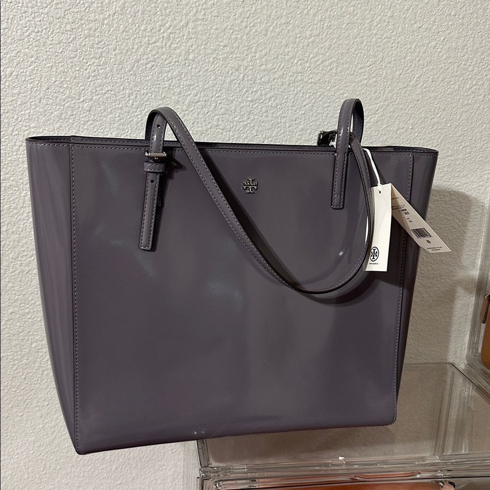 Tory Burch Emerson Patent Tote - Picture 4 of 13